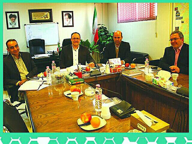 دانشگاه جامع علمی کاربردی اصفهان با همکاری مرکز آموزش جهاد کشاورزی طرح آموزش کشاورزان شرق استان را ارئه مینماید