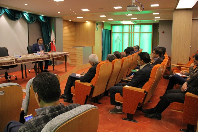 معاون علمی دانشگاه جامع علمی کاربردی استان در دانشگاه علمی کاربردی آموزش در محیط کار انجام می شود.