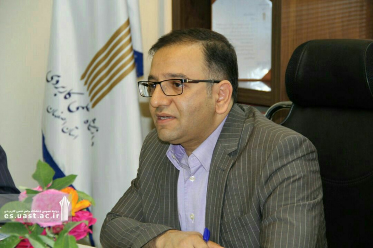 سرپرست دانشگاه جامع علمی کاربردی استان اصفهان: ایجاد مشاغل پایدار و کاهش نرخ بیکاری مهم ترین وظیفه کمیته راهبری