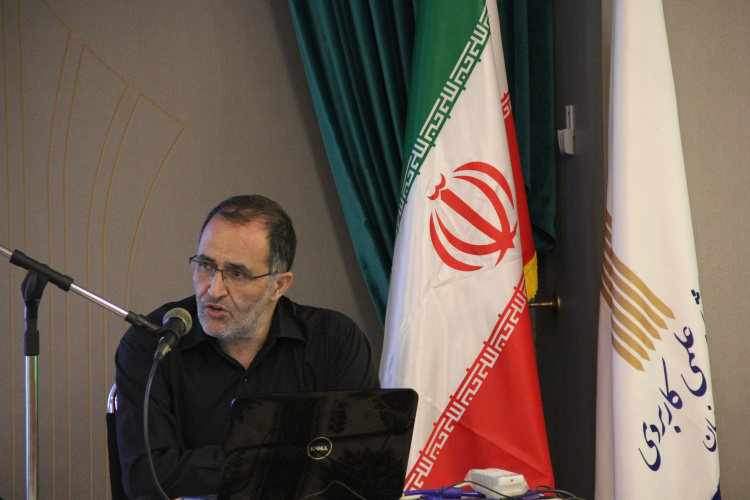 توسعه کارآفرینی در دستان  دانشگاه علمی کاربردی