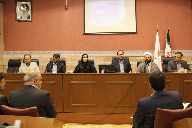 کارگاه آموزشی آشنایی با فرآیند برگزاری آزمون های متمرکز دانشگاه جامع علمی کاربردی در استان اصفهان برگزار شد