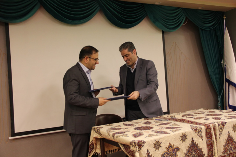 انعقاد تفاهم نامه همکاری دانشگاه جامع علمی کاربردی استان اصفهان با اداره کل آموزش فنی و حرفه ای استان اصفهان