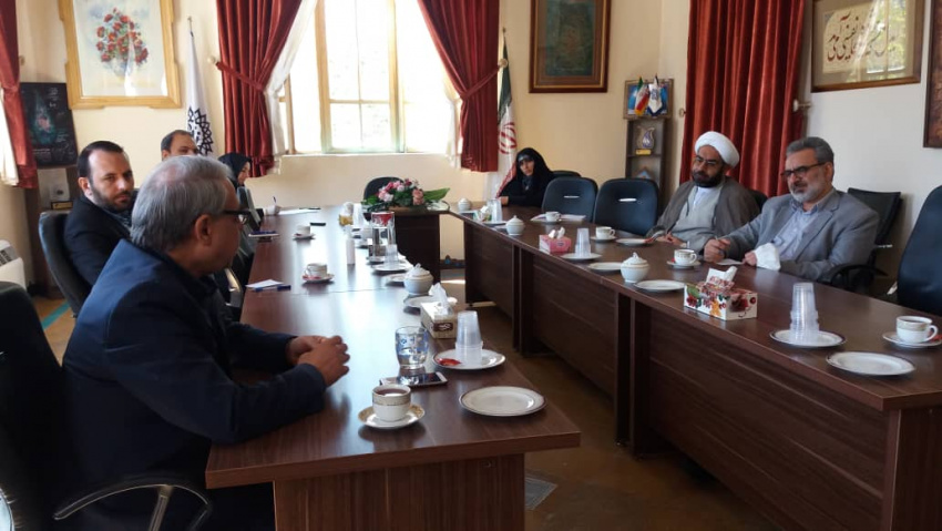 در جلسه مشترک مسوولین دانشگاه علمی کاربردی و حوزه هنری استان مطرح شد:همکاری فیمابین دو نهاد دانشگاه و حوزه هنری موجب ارتقاء سطح فعالیت های فرهنگی  دانشگاه خواهد شد