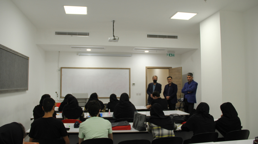 بازدید رئیس دانشگاه جامع علمی کاربردی از کلاس های درس مرکز اصفهان سیتی سنتر